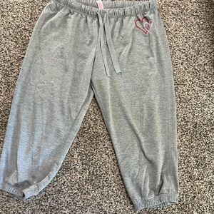 Women’s Capri sweatpants
